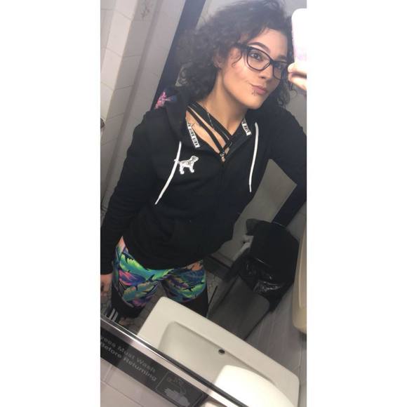 Meet your Posher, Ilana - Picture 1 of 1